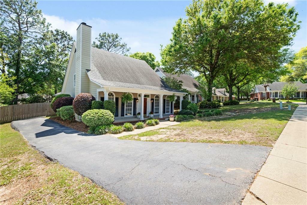 Property Photo: 6417 Magnolia Place Court S AL 36695