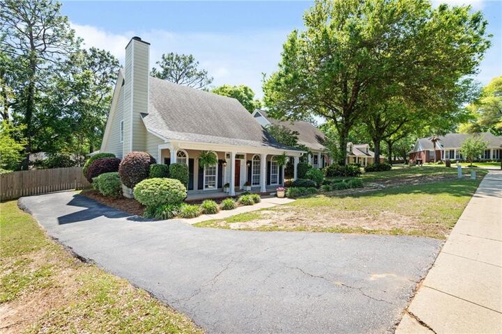 Property Photo: 6417 Magnolia Place Court S AL 36695