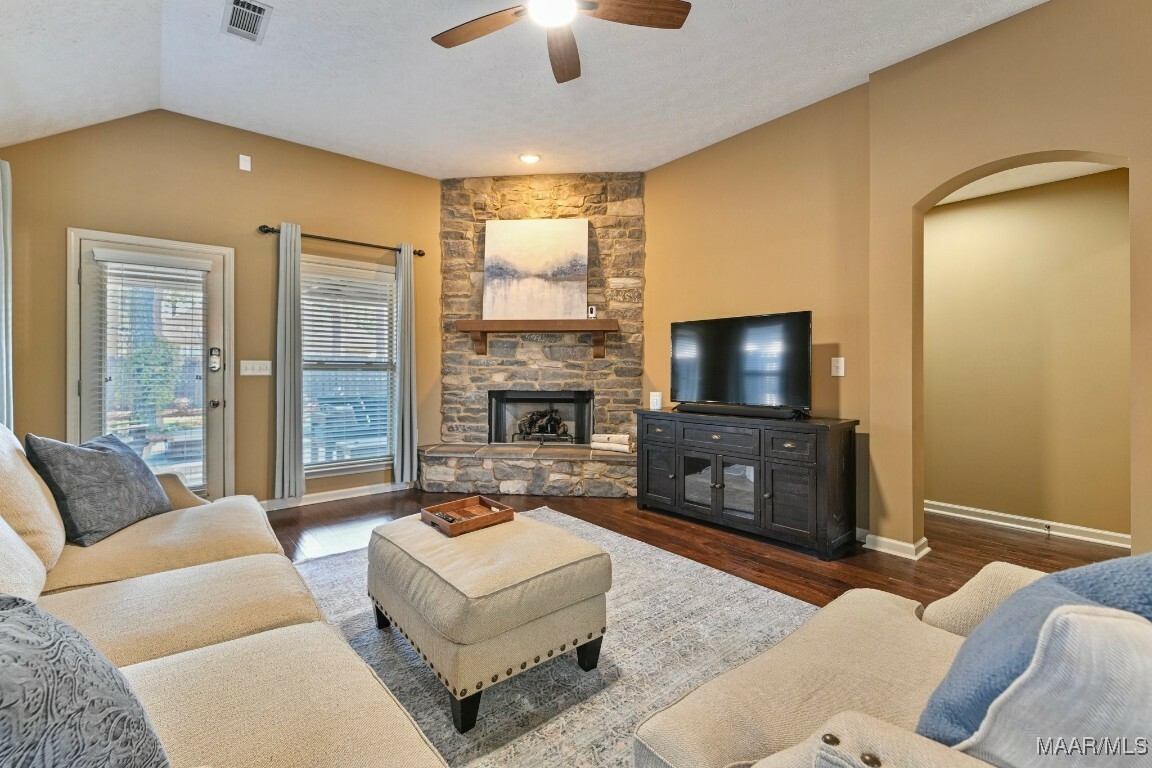 Property Photo: 8912 Saw Tooth Loop AL 36064