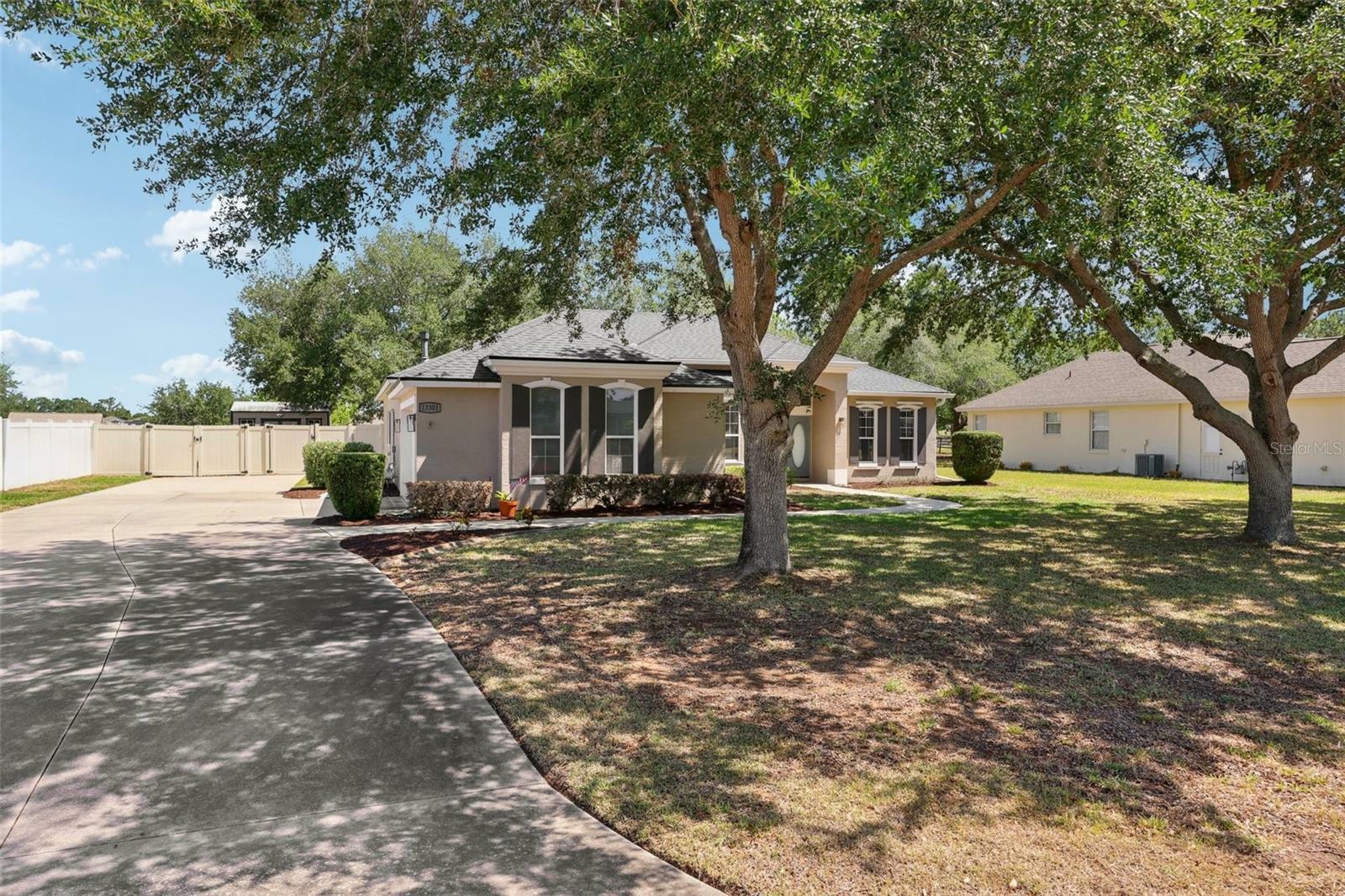 Property Photo: 13301 Biscayne Drive FL 32735