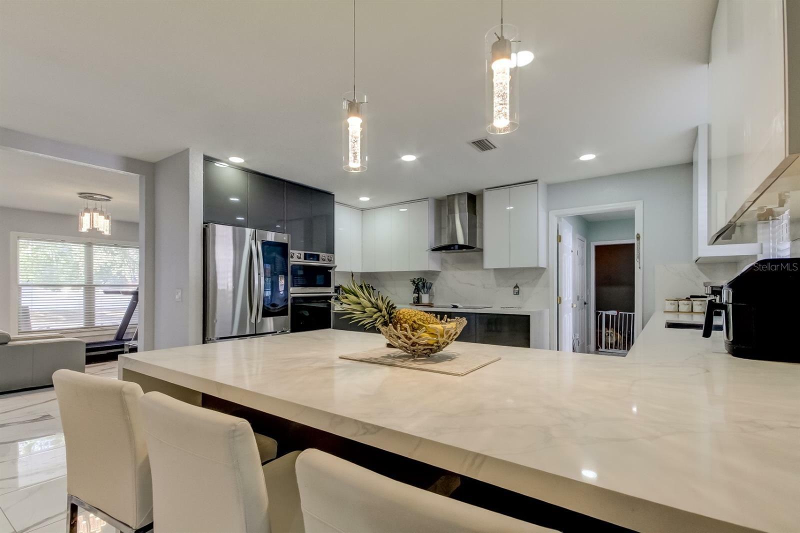 Property Photo: 706 Kingswood Loop FL 33511