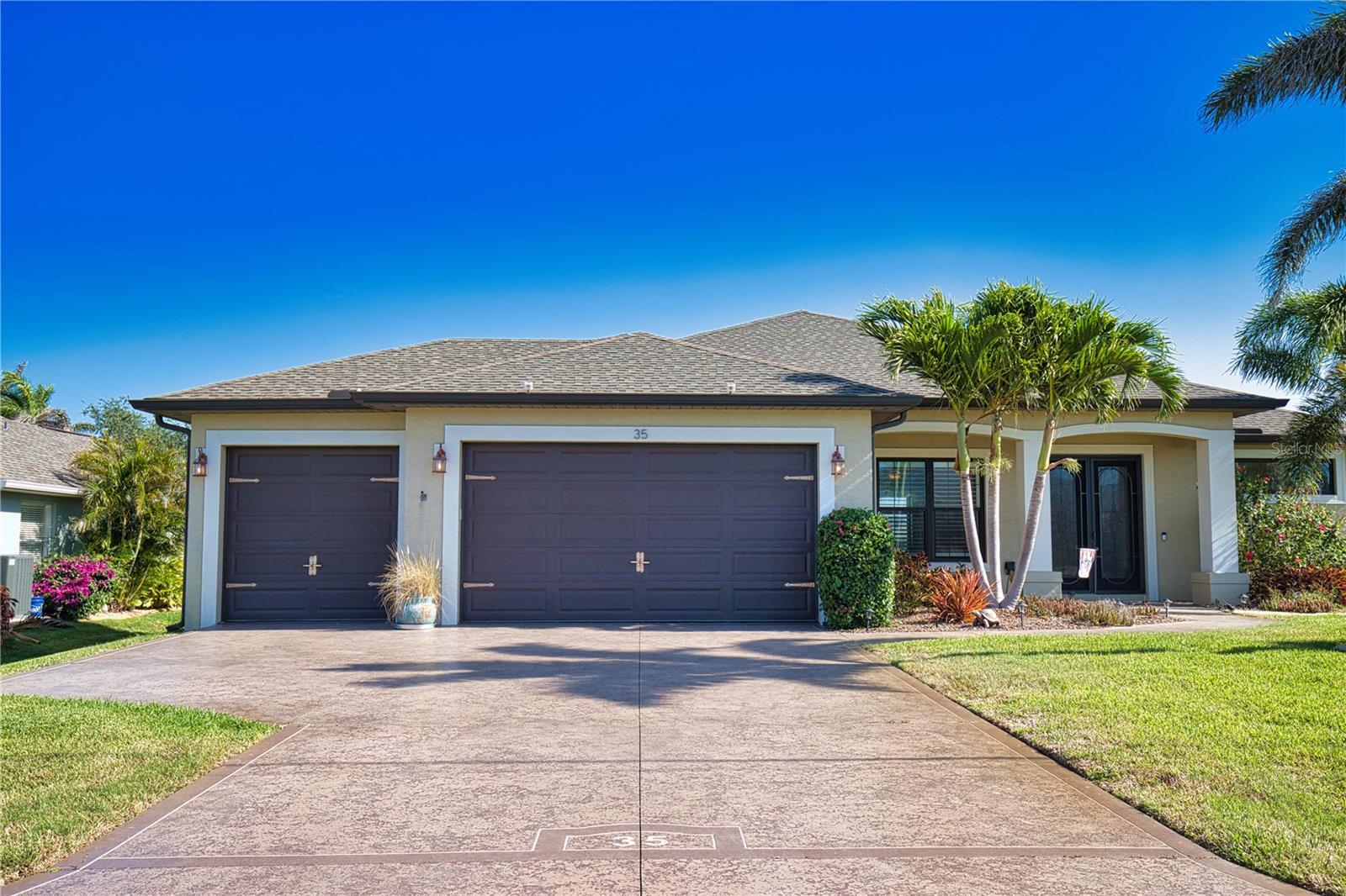 Property Photo: 35 Medalist Road FL 33947