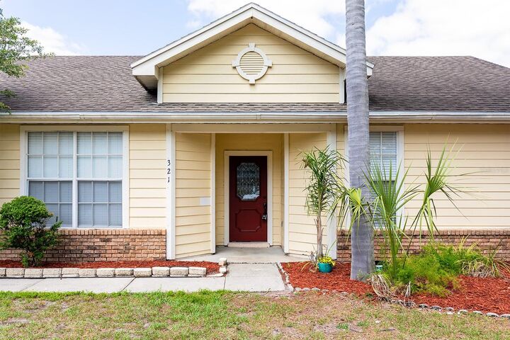 Property Photo: 321 Moffat Loop FL 32765