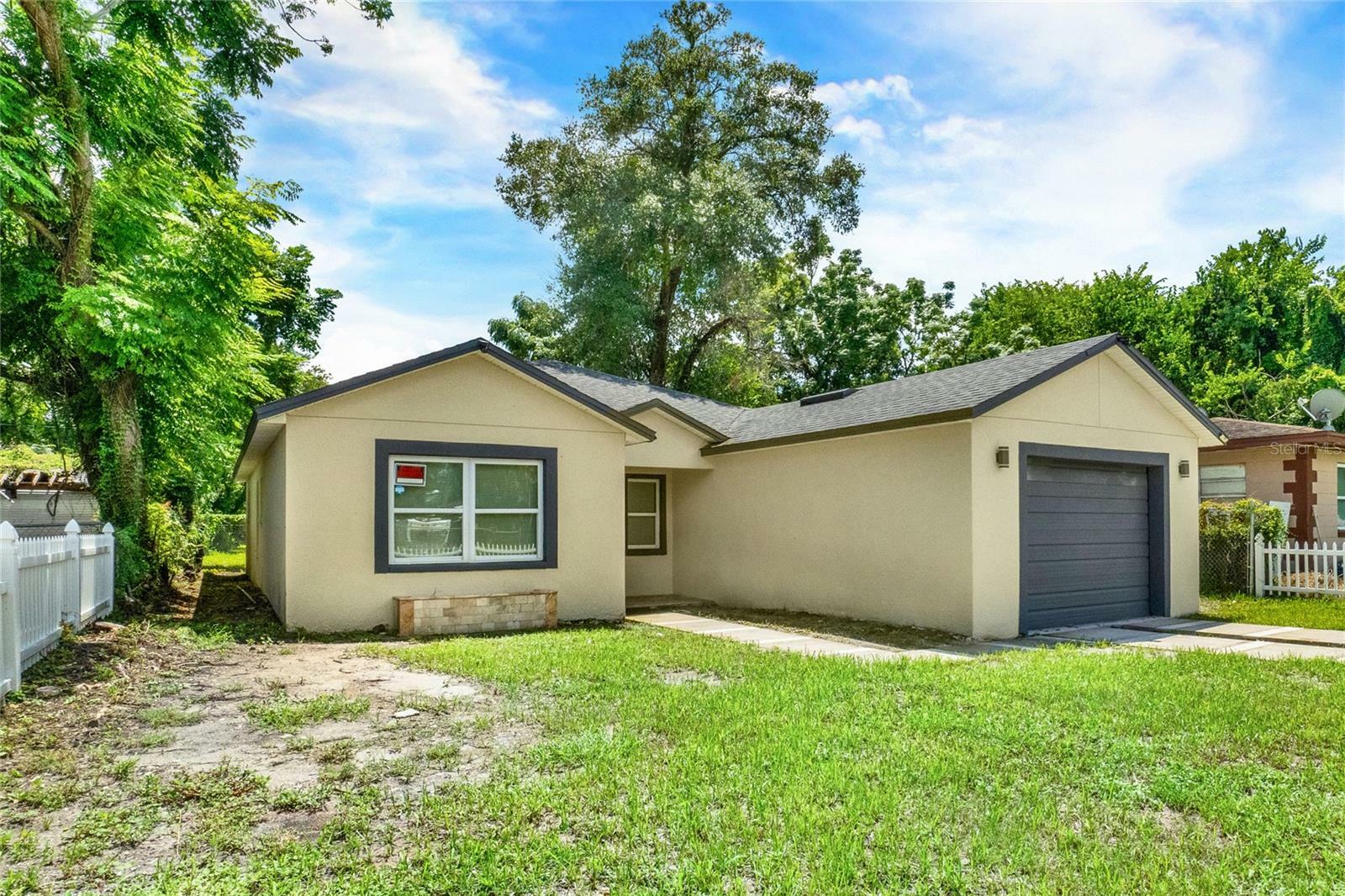 Property Photo: 1424 18th Street FL 32805