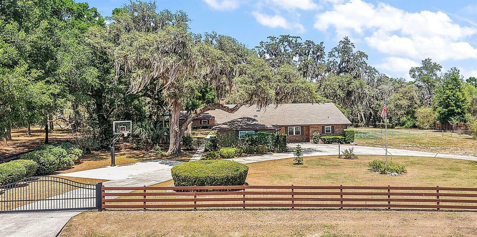 Property Photo: 32132 Hickory Lane FL 32776