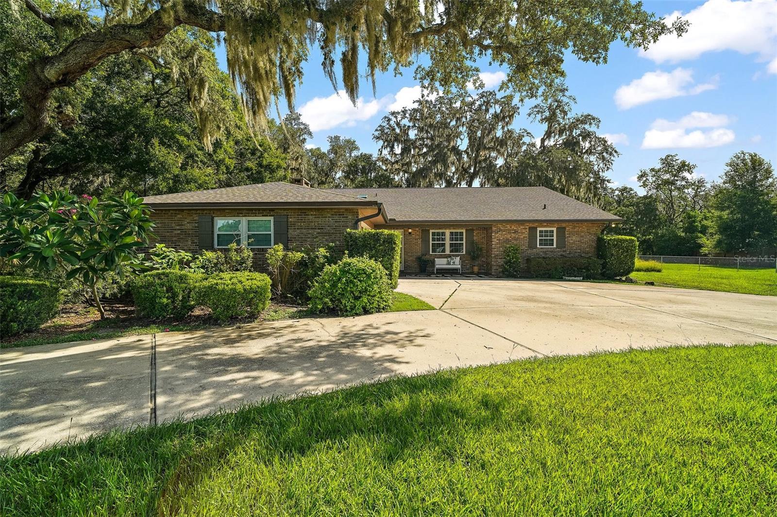 Property Photo: 32132 Hickory Lane FL 32776