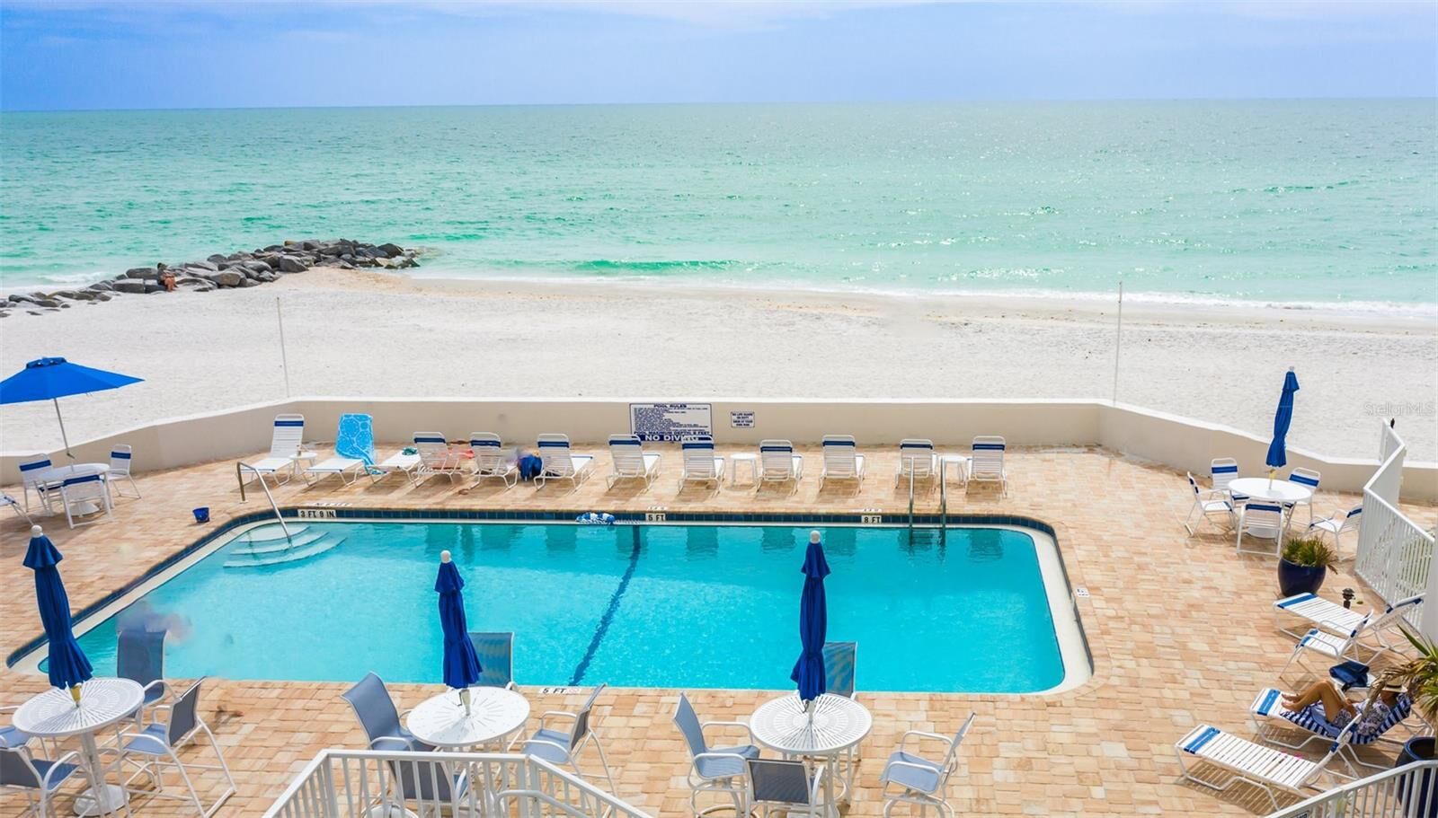 Property Photo:  1900 Benjamin Franklin Drive 3  FL 34236 