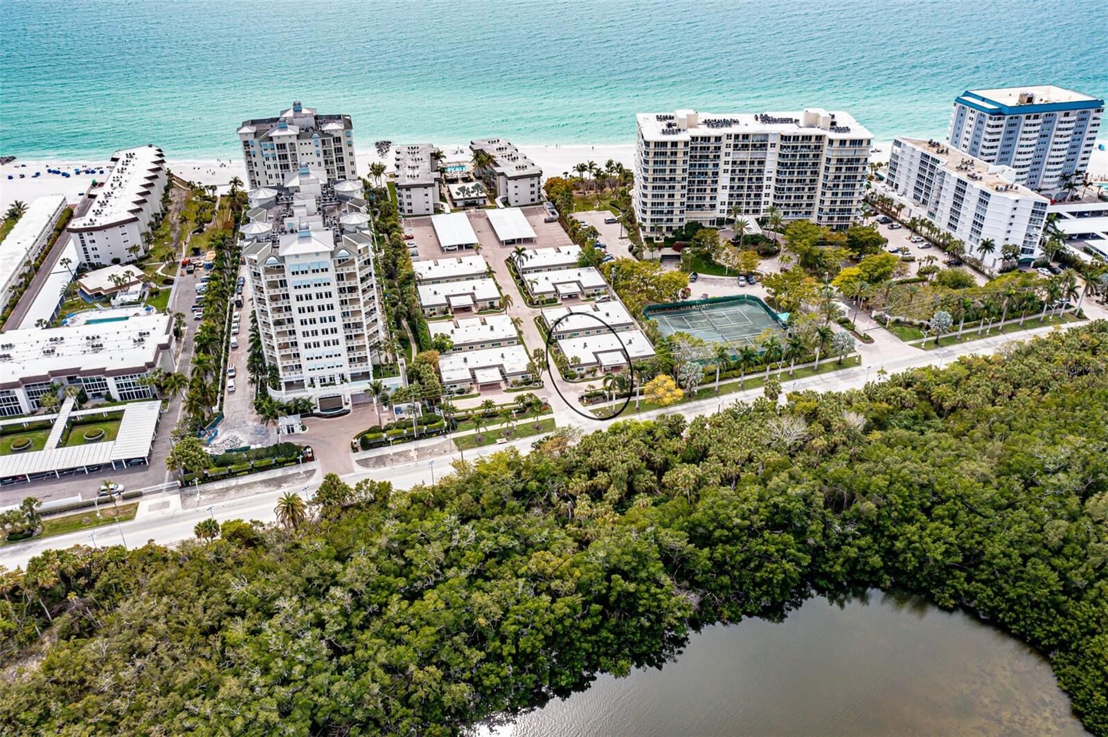 Property Photo:  1900 Benjamin Franklin Drive 3  FL 34236 