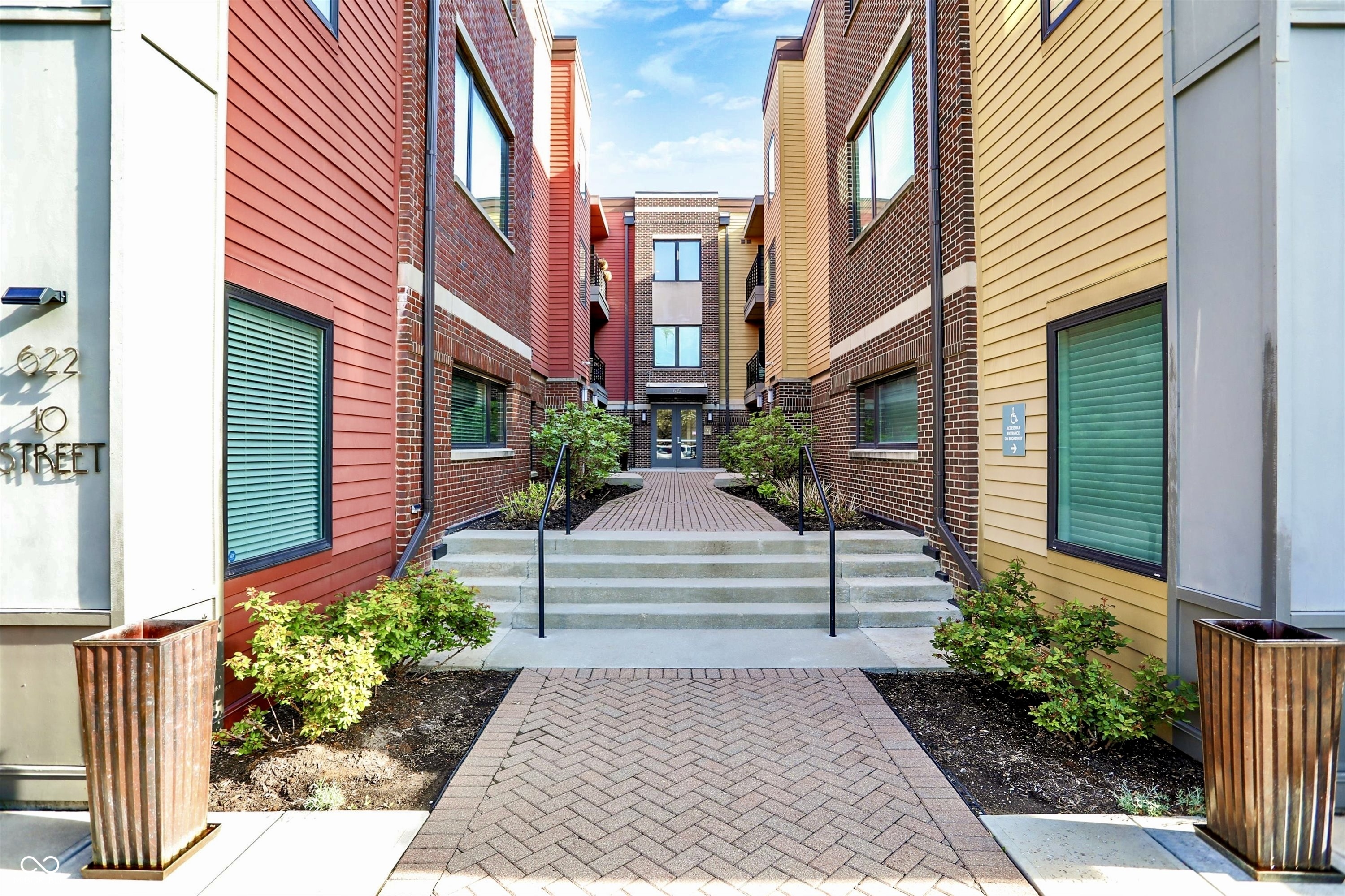 Property Photo: 622 E 10th Street 312 IN 46202