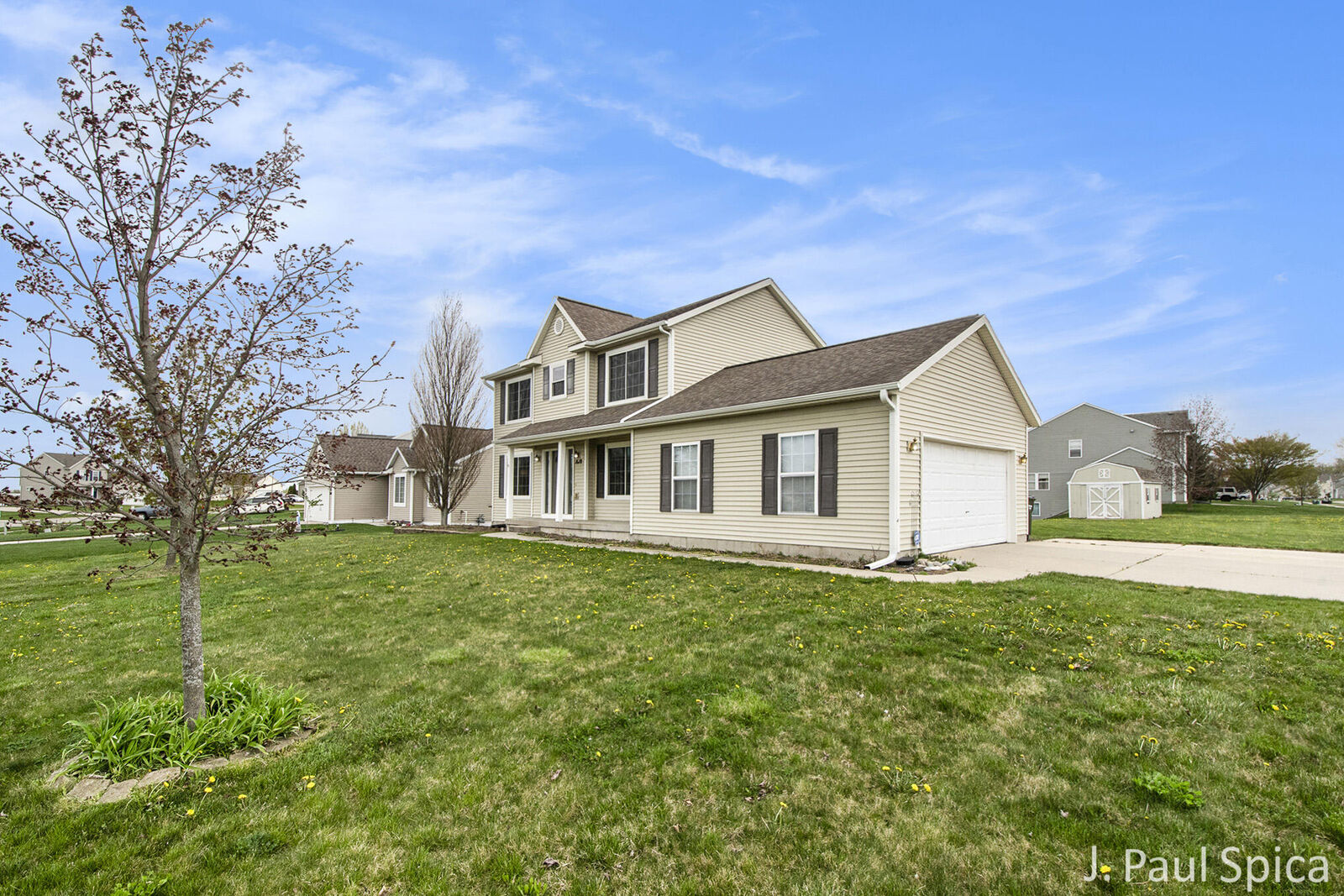 Property Photo:  1610 Sunny Glen Drive SE  MI 49316 