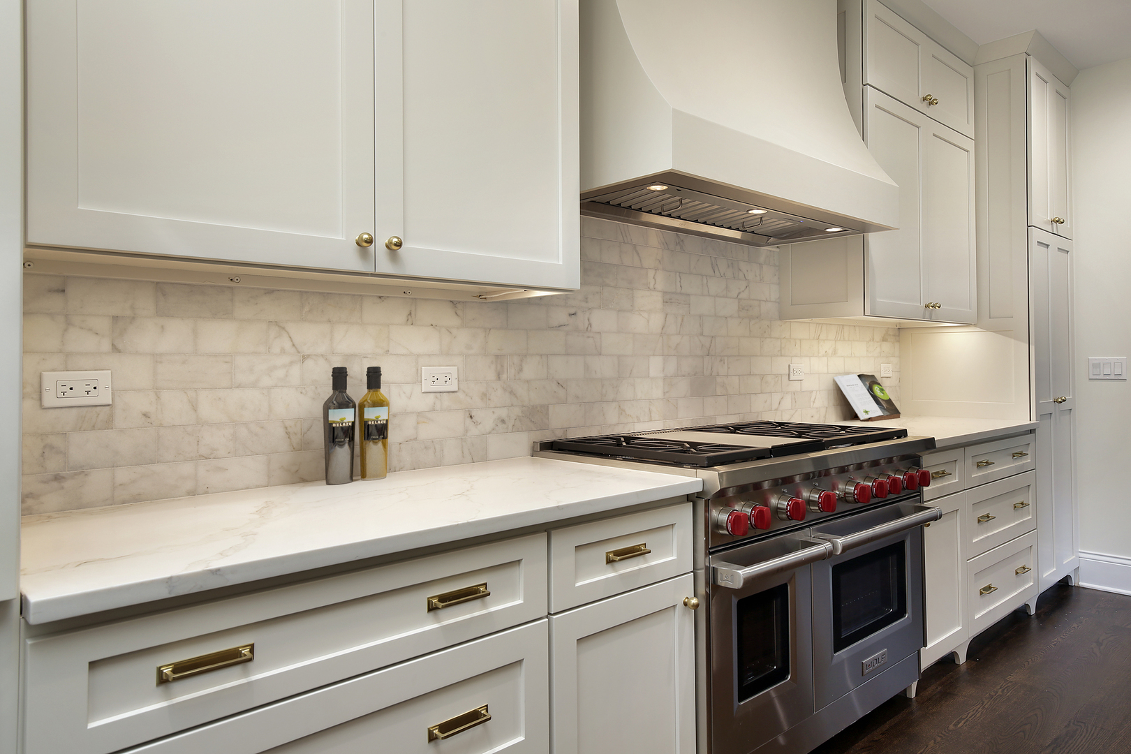 Property Photo: 1060 Cedar Lane IL 60062