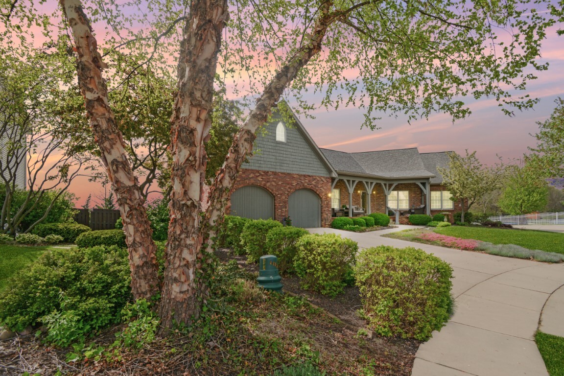 Property Photo: 3 Stonehedges Court IL 61705