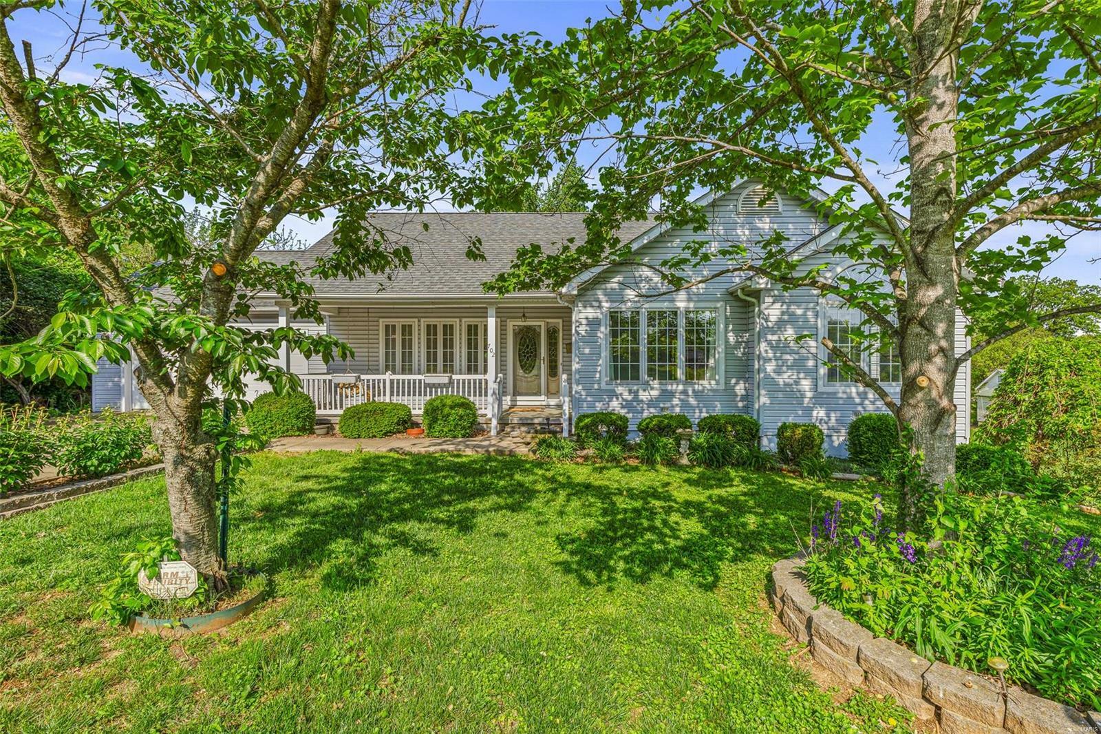 Property Photo: 702 Oak Street MO 63645