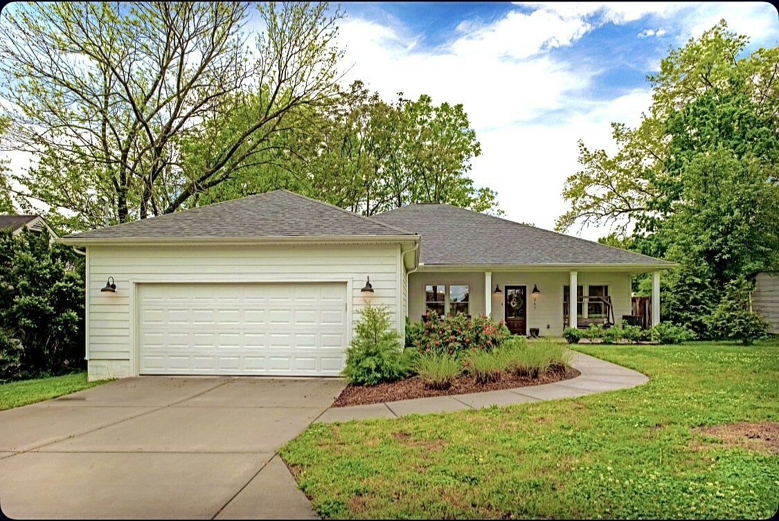Property Photo: 267 Collier Ave TN 37211