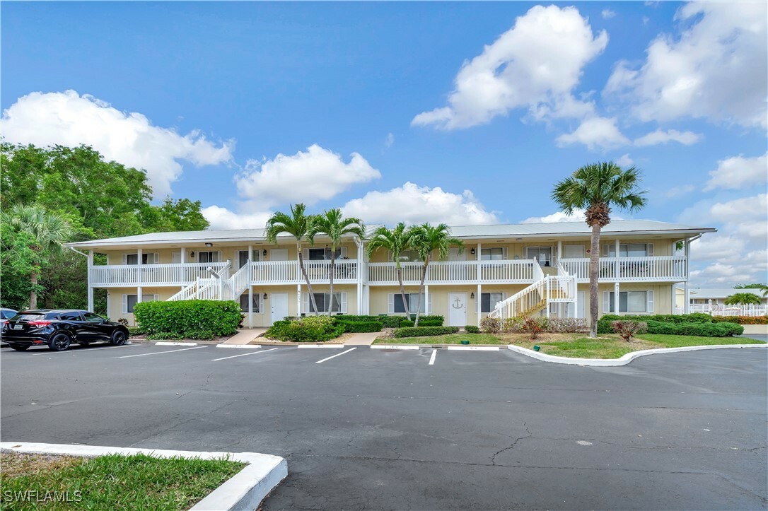 Property Photo: 4633 Bayshore Drive M3 FL 34112