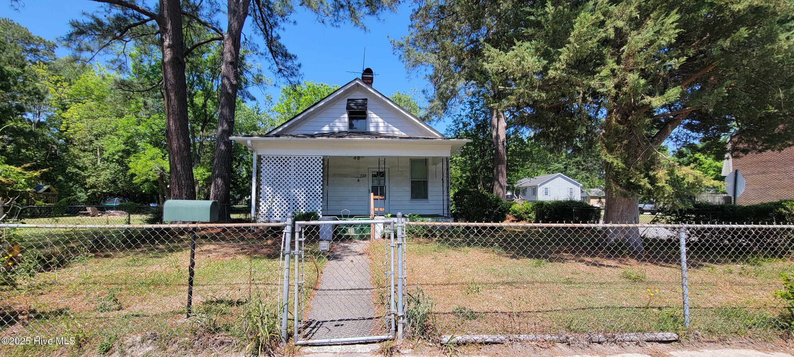 Property Photo: 720 E 7th Street NC 27889