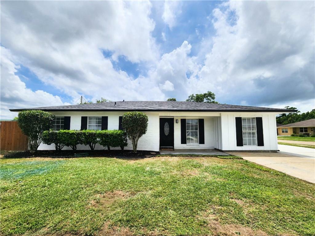 Property Photo: 121 Alfred Street LA 70037