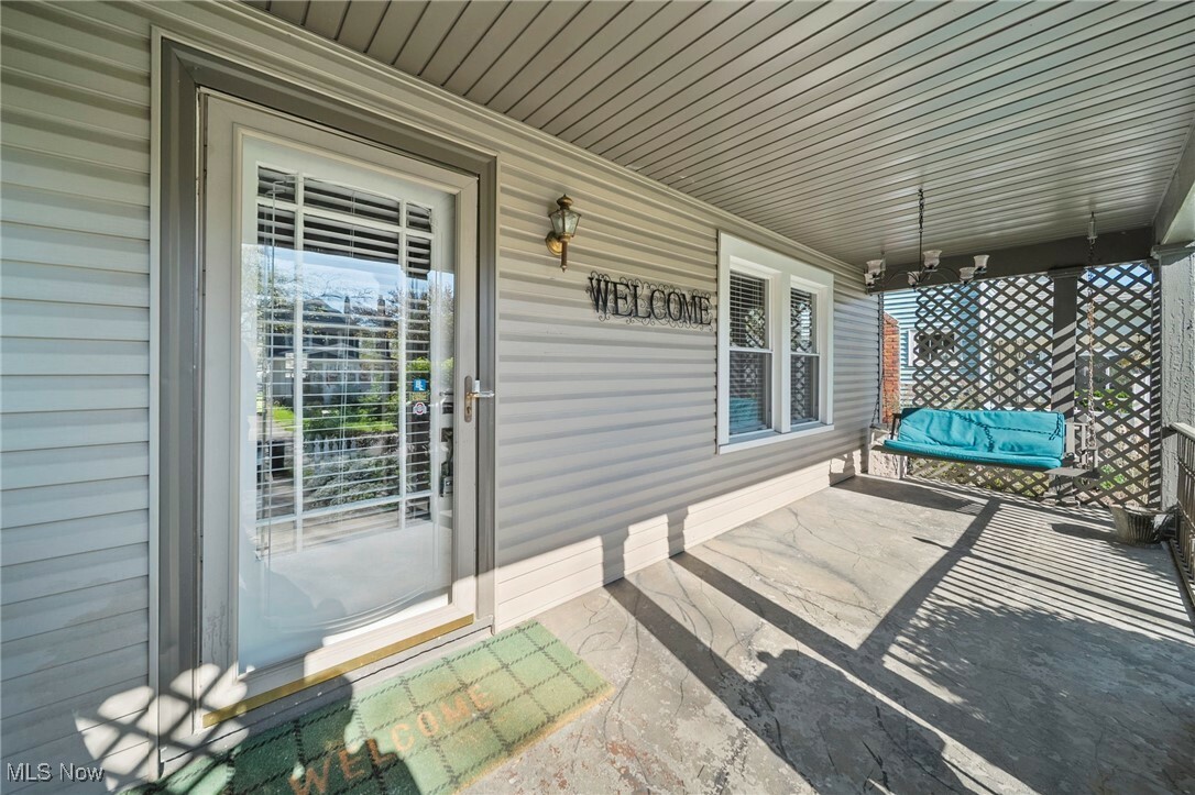 Property Photo: 761 S Roosevelt Avenue OH 43209