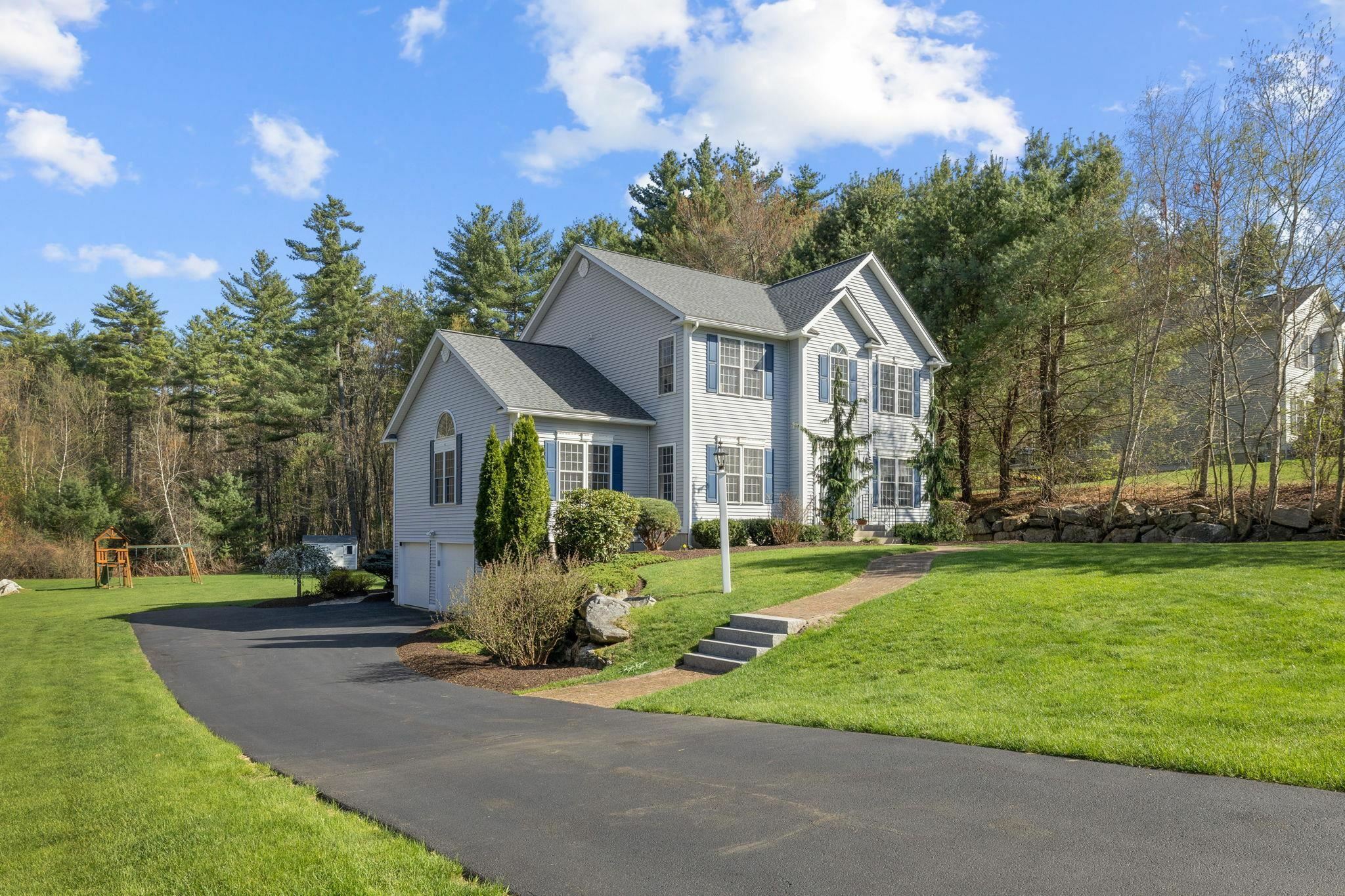 Property Photo: 16 Hunter Mill Way NH 03053