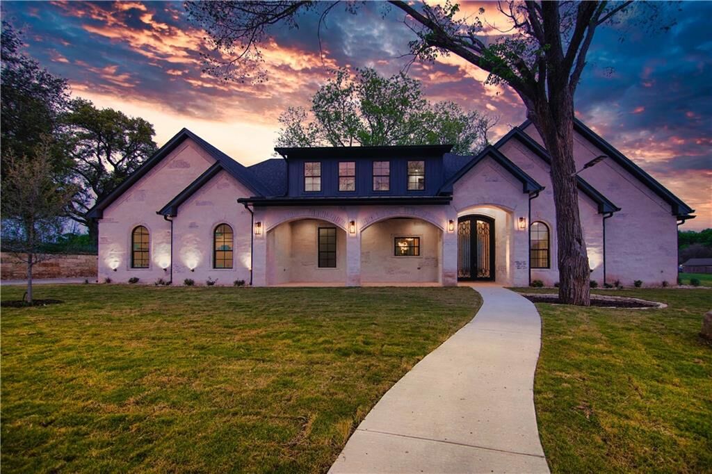 Property Photo:  107 Willow Valley  TX 76705 