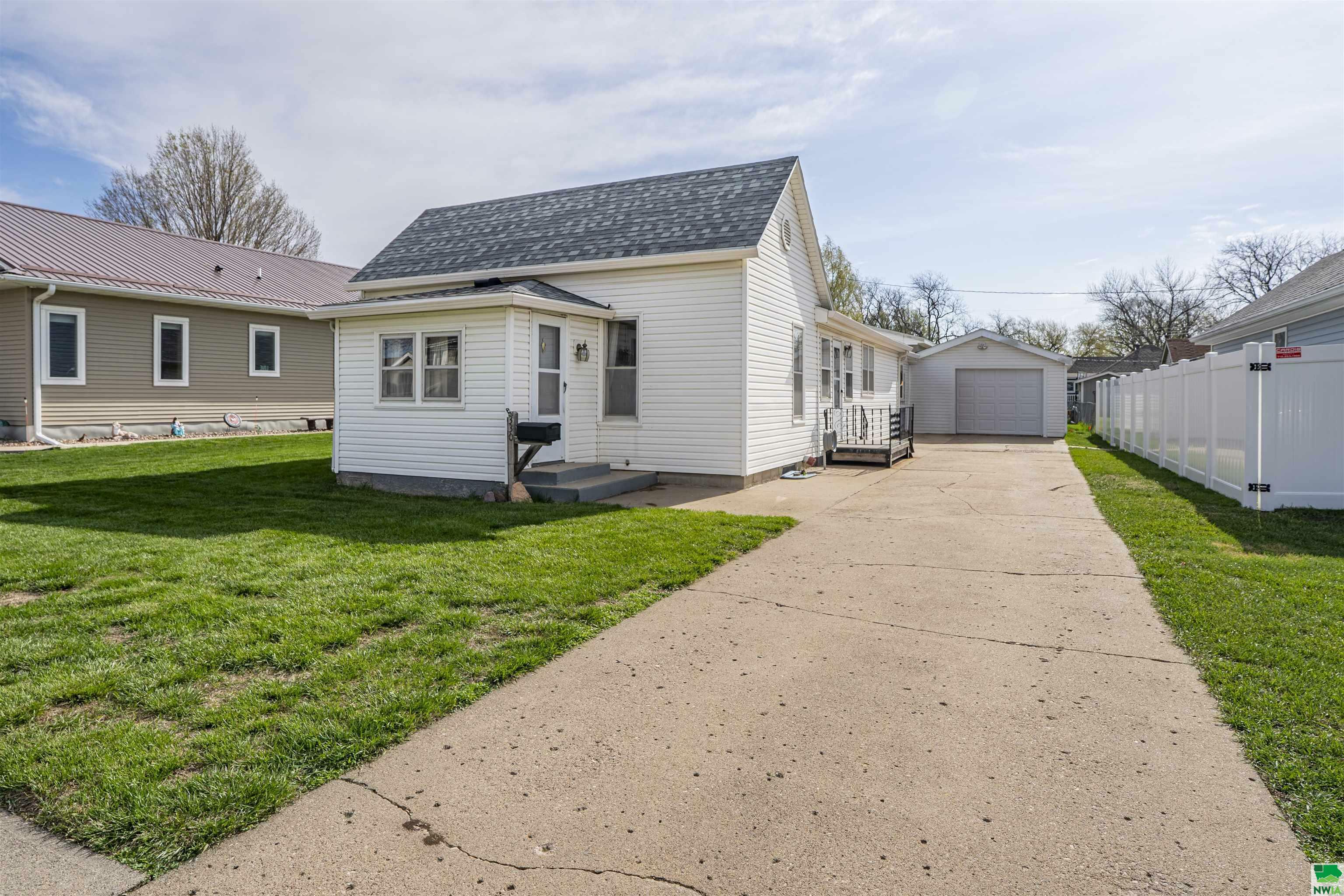 Property Photo: 330 8th Ave SW IA 51031