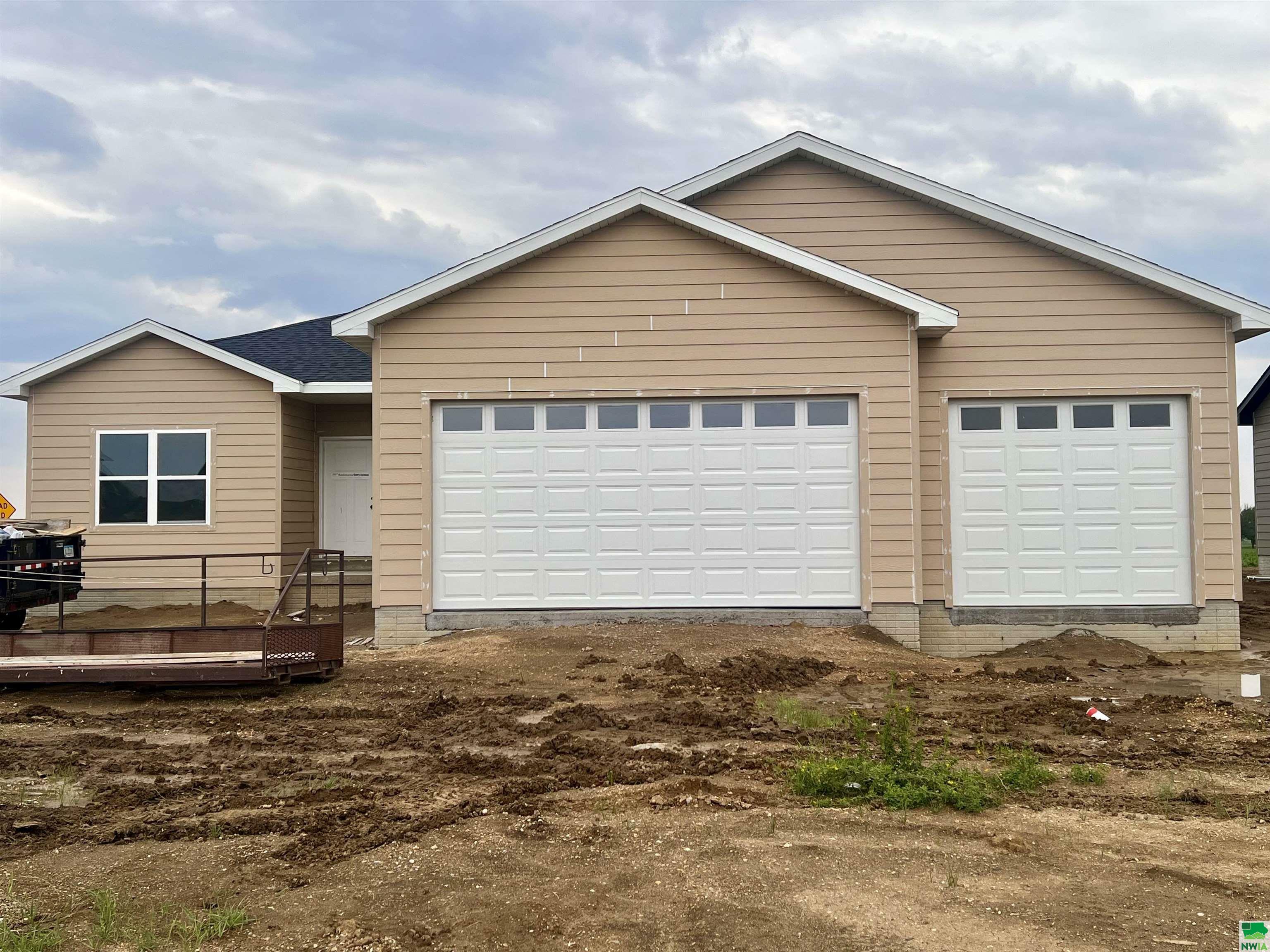 Property Photo: 710 17th St SE IA 51041