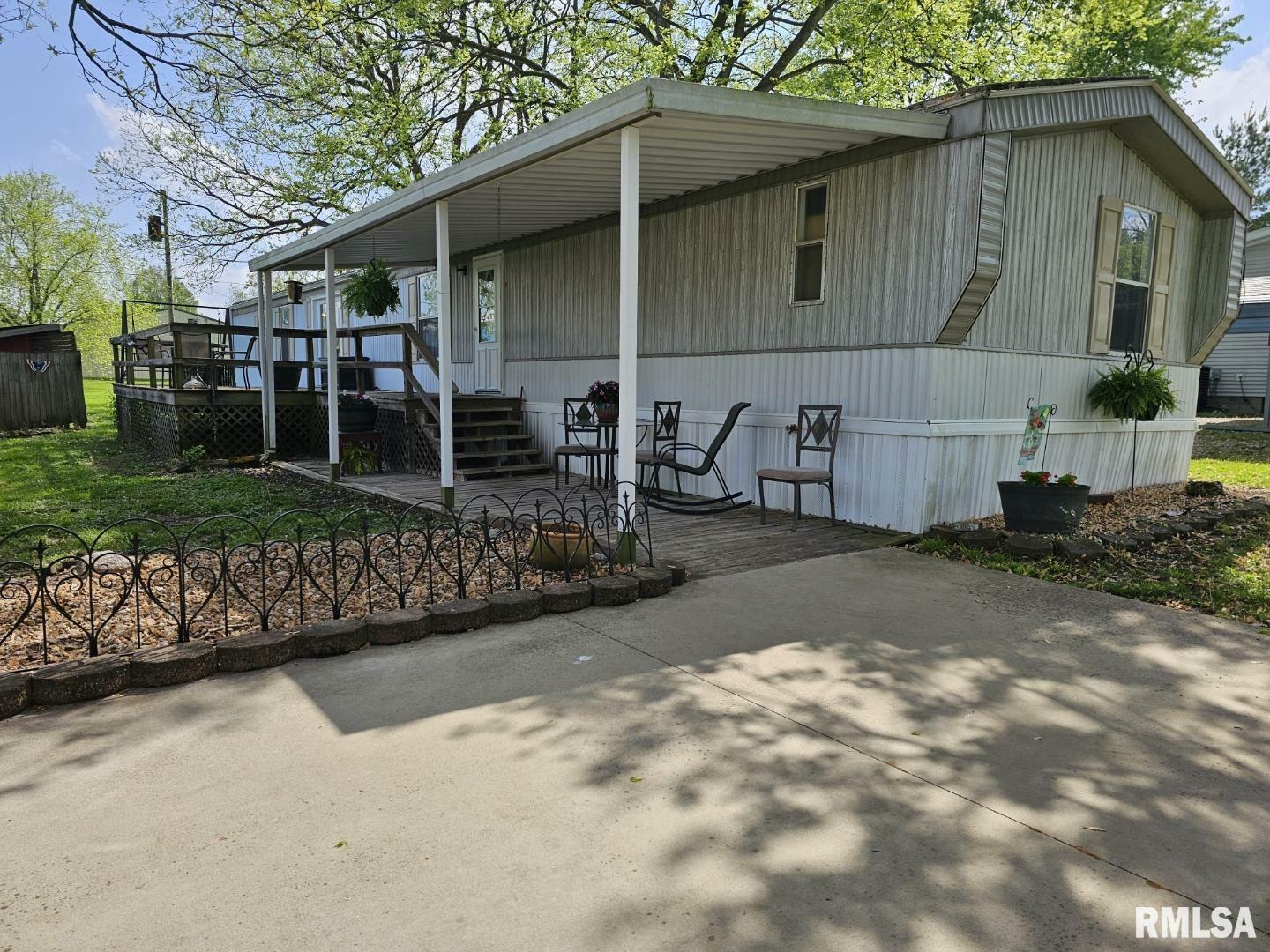 Property Photo: 609 Casey Street IL 62898