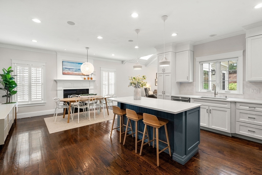 Property Photo: 1 Lafayette Circle MA 02482