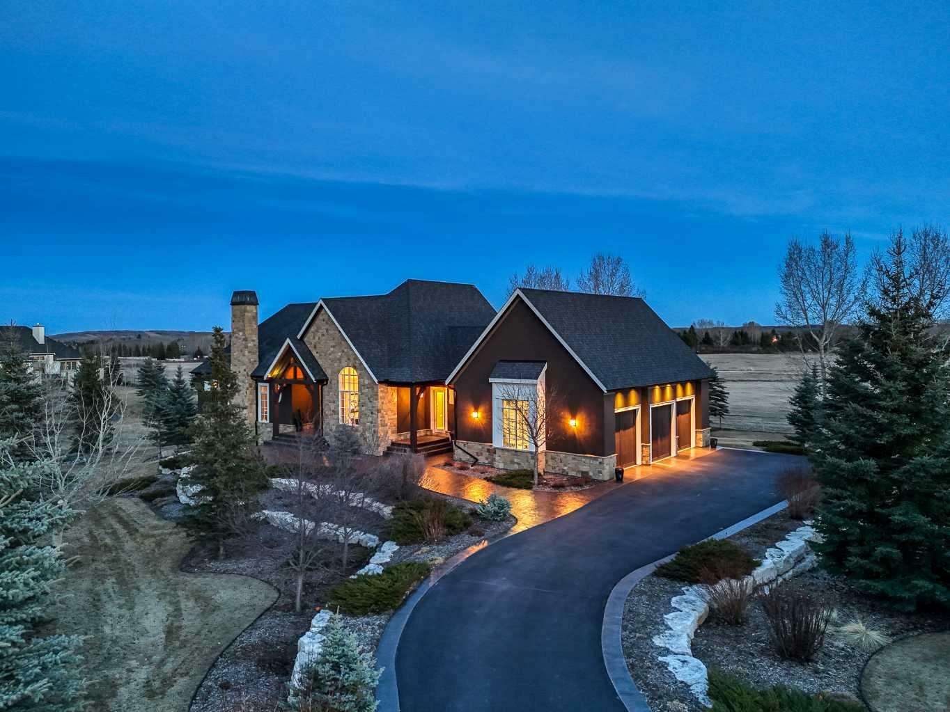Property Photo: 15 Mackenas Court AB T3Z 3C9