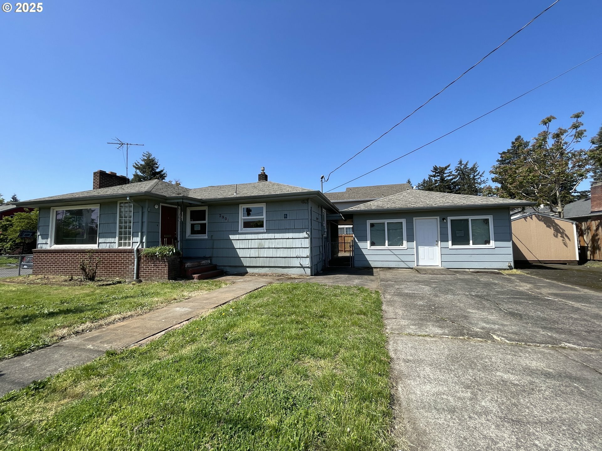 Property Photo: 2901 SE 122nd Ave OR 97236
