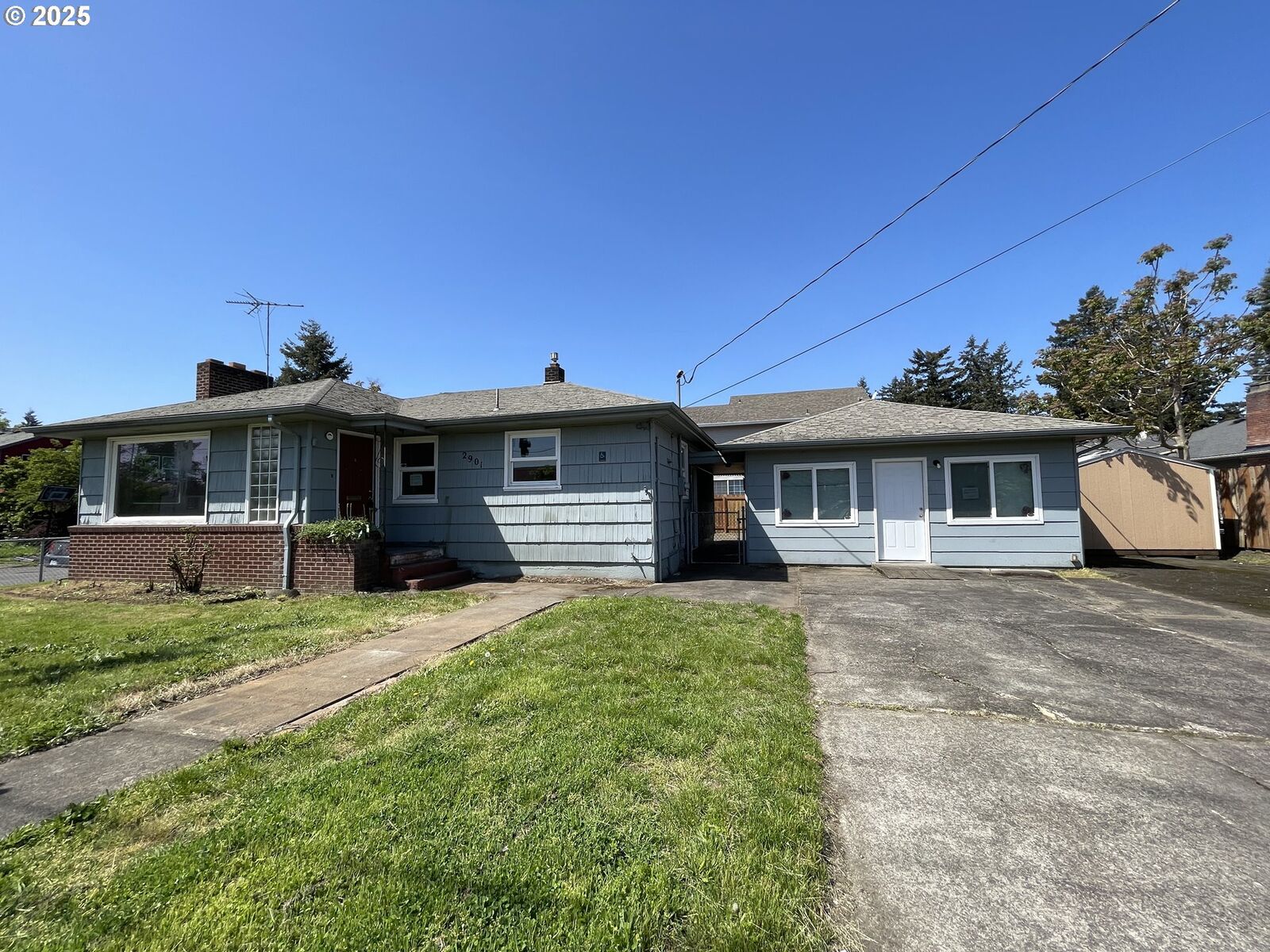 Property Photo: 2901 SE 122nd Ave OR 97236