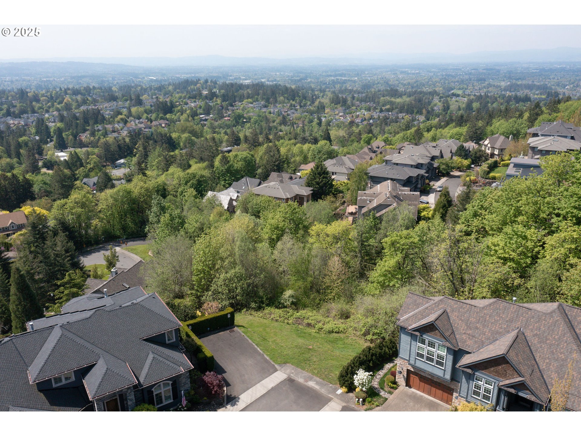 Property Photo: 9948 NW Upton Ct OR 97229