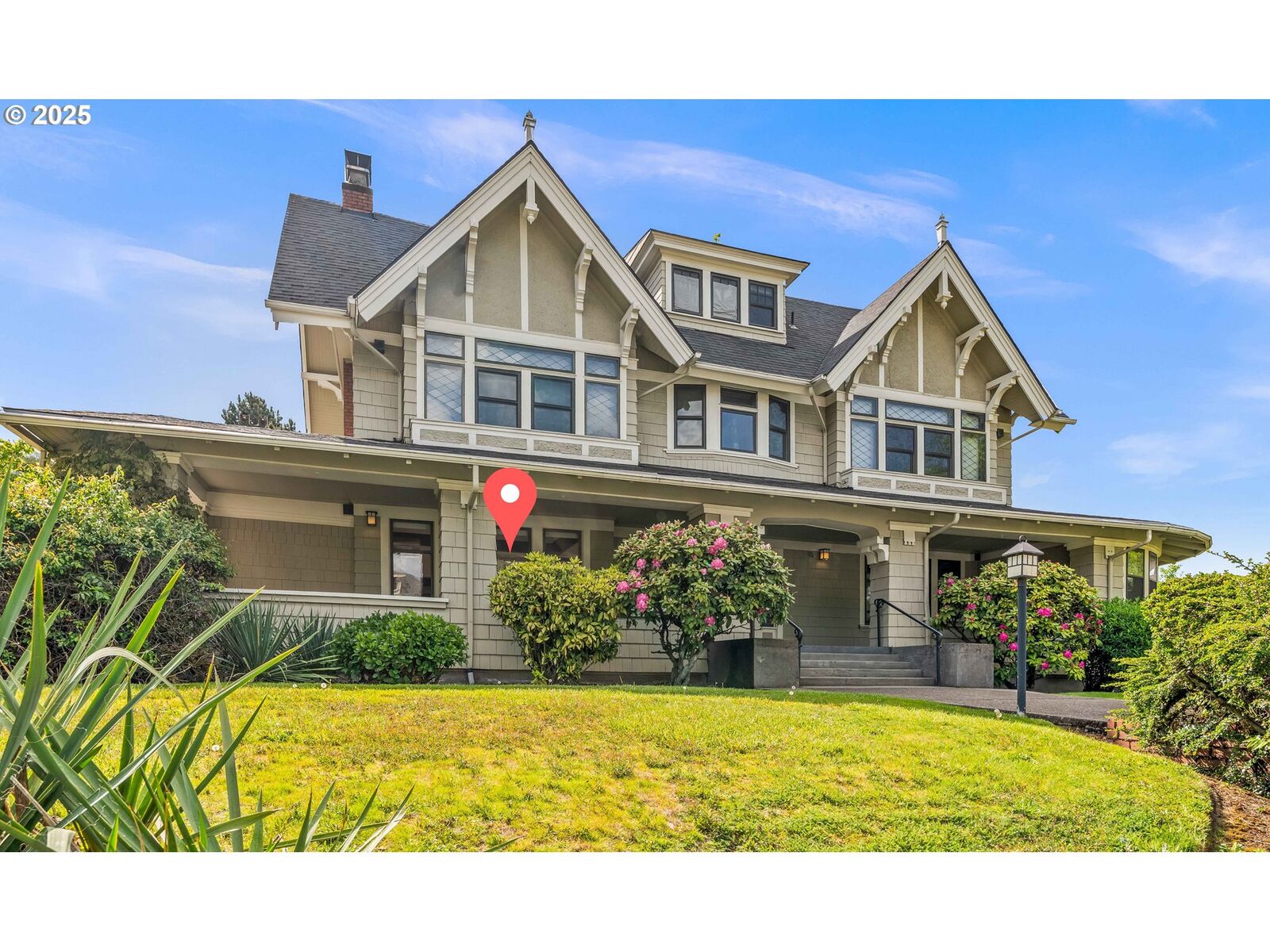 Property Photo:  1111 NW 25th Ave 1  OR 97210 