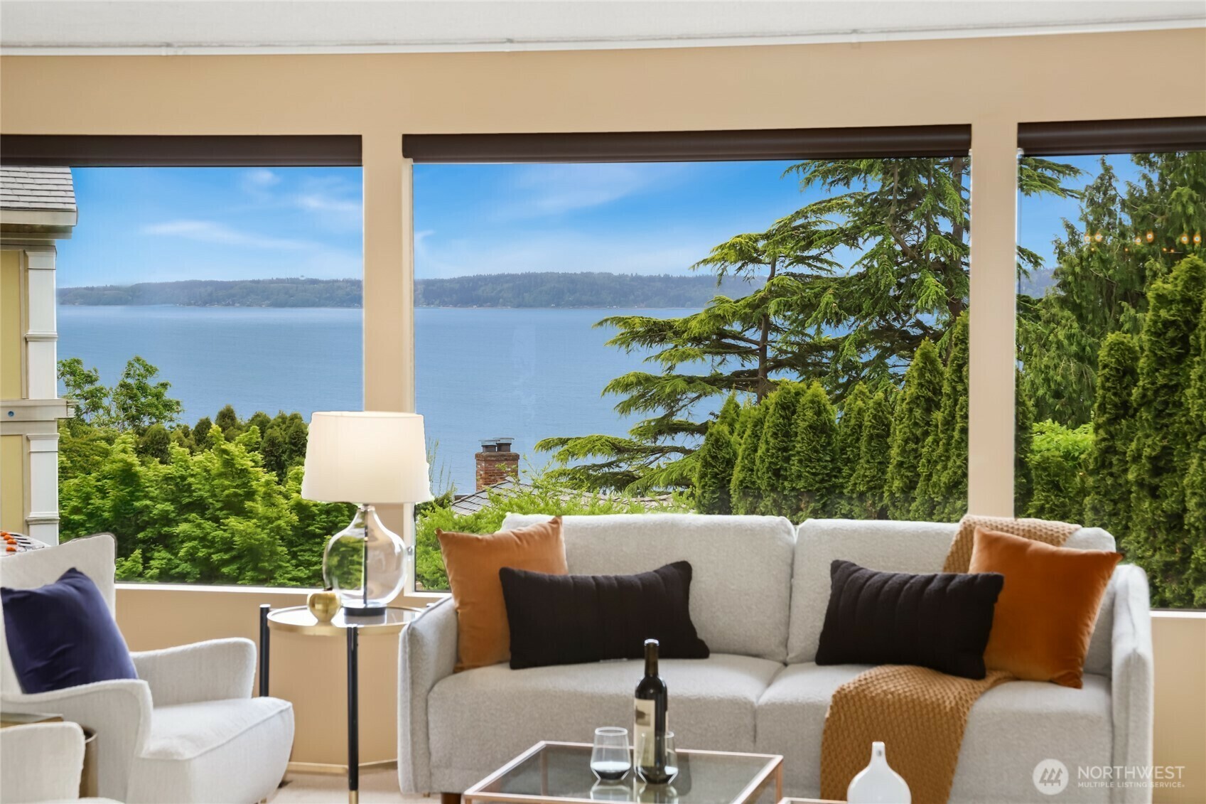 Property Photo: 4553 53rd Avenue SW WA 98116