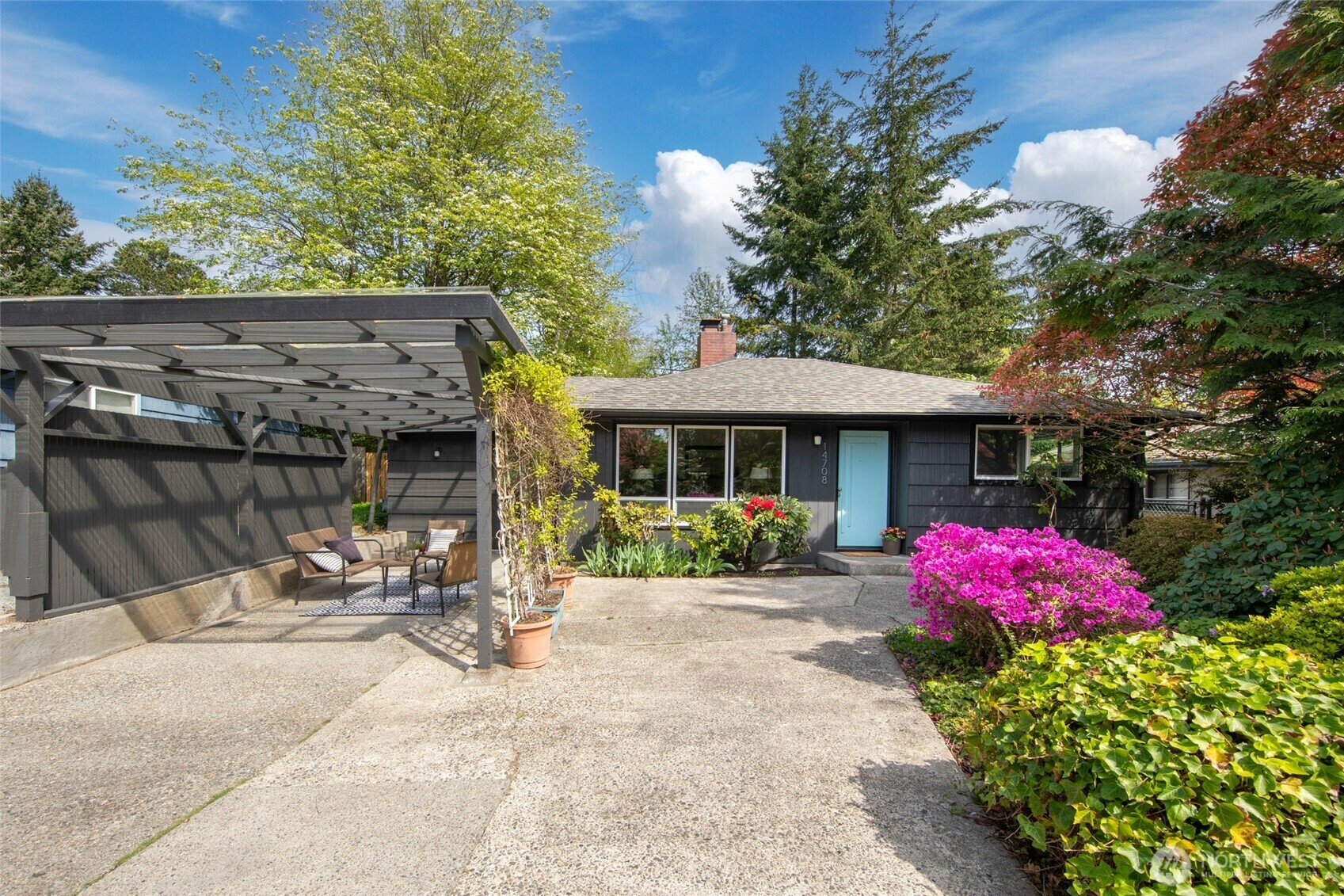 Property Photo: 14708 8th Avenue NE WA 98155