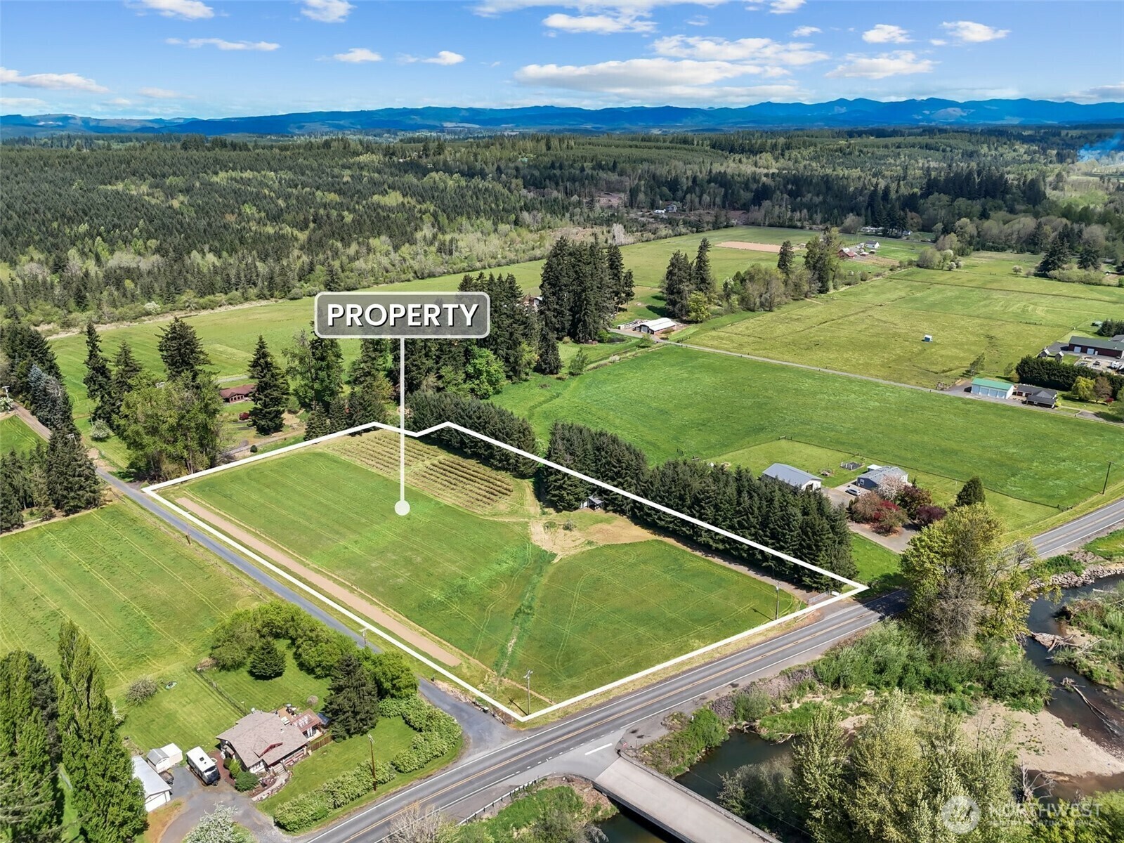 Property Photo: 761 State Route 508 WA 98532