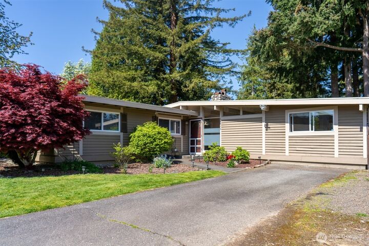 Property Photo: 14514 SE 14th Street WA 98007