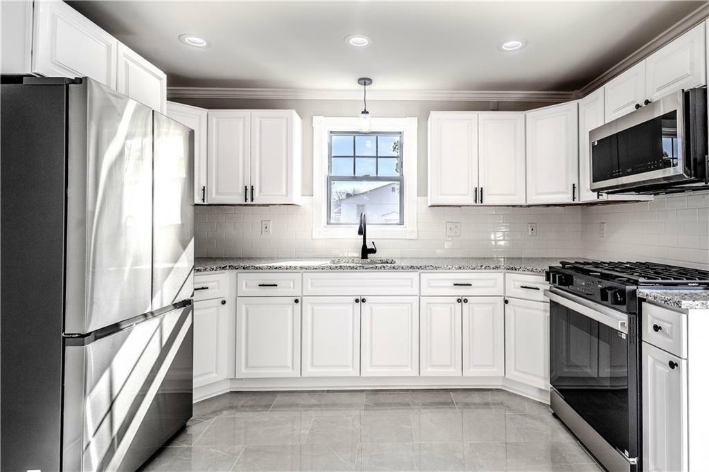 Property Photo: 116 Burnside Street RI 02910