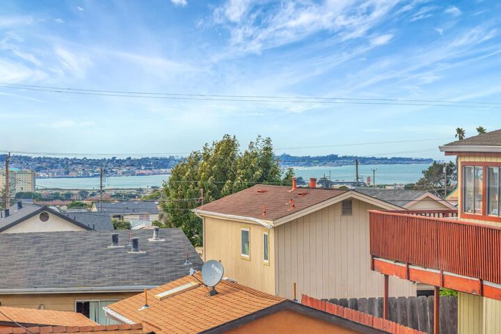 Property Photo:  1336 Luxton Street  CA 93955 