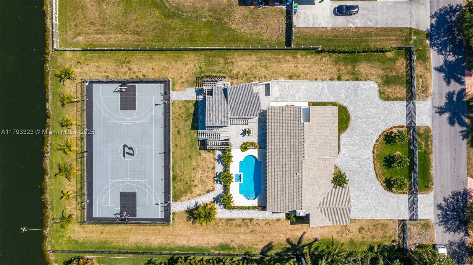 Property Photo: 3401 SW 141st Ave FL 33027