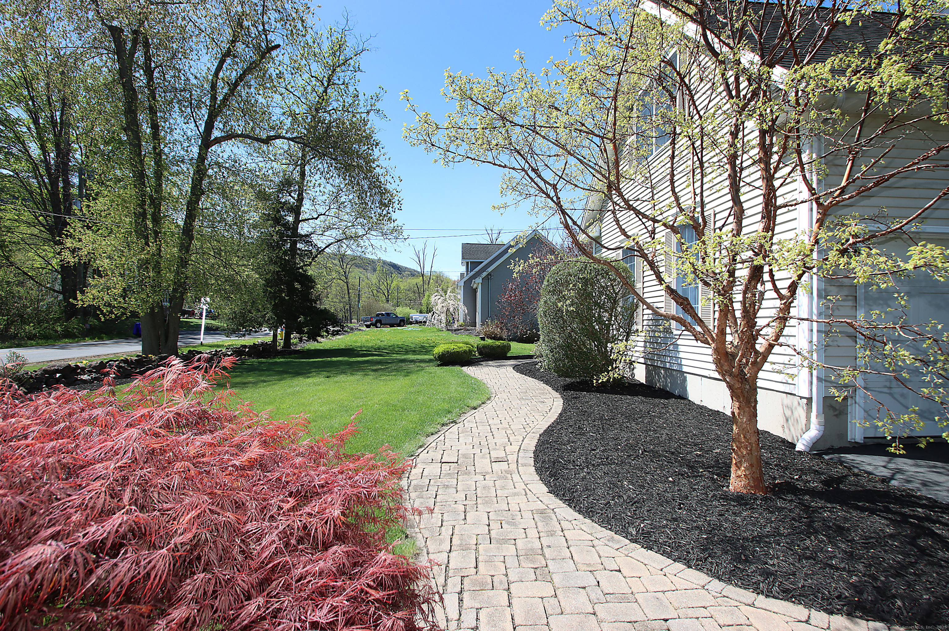Property Photo:  789 East Street  CT 06489 