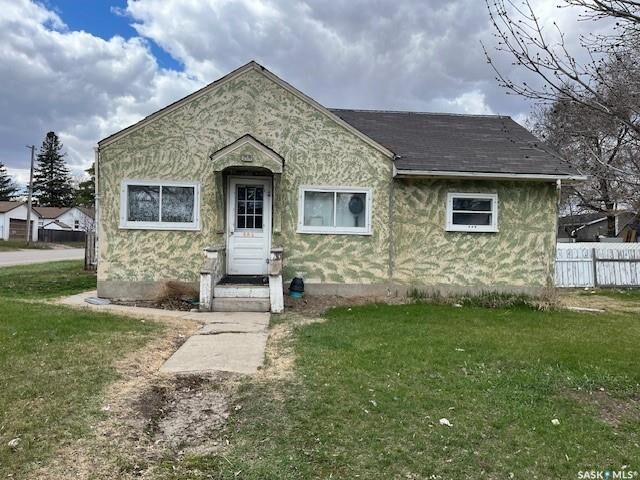 201 R Avenue N  Saskatoon SK S7L 2Y6 photo