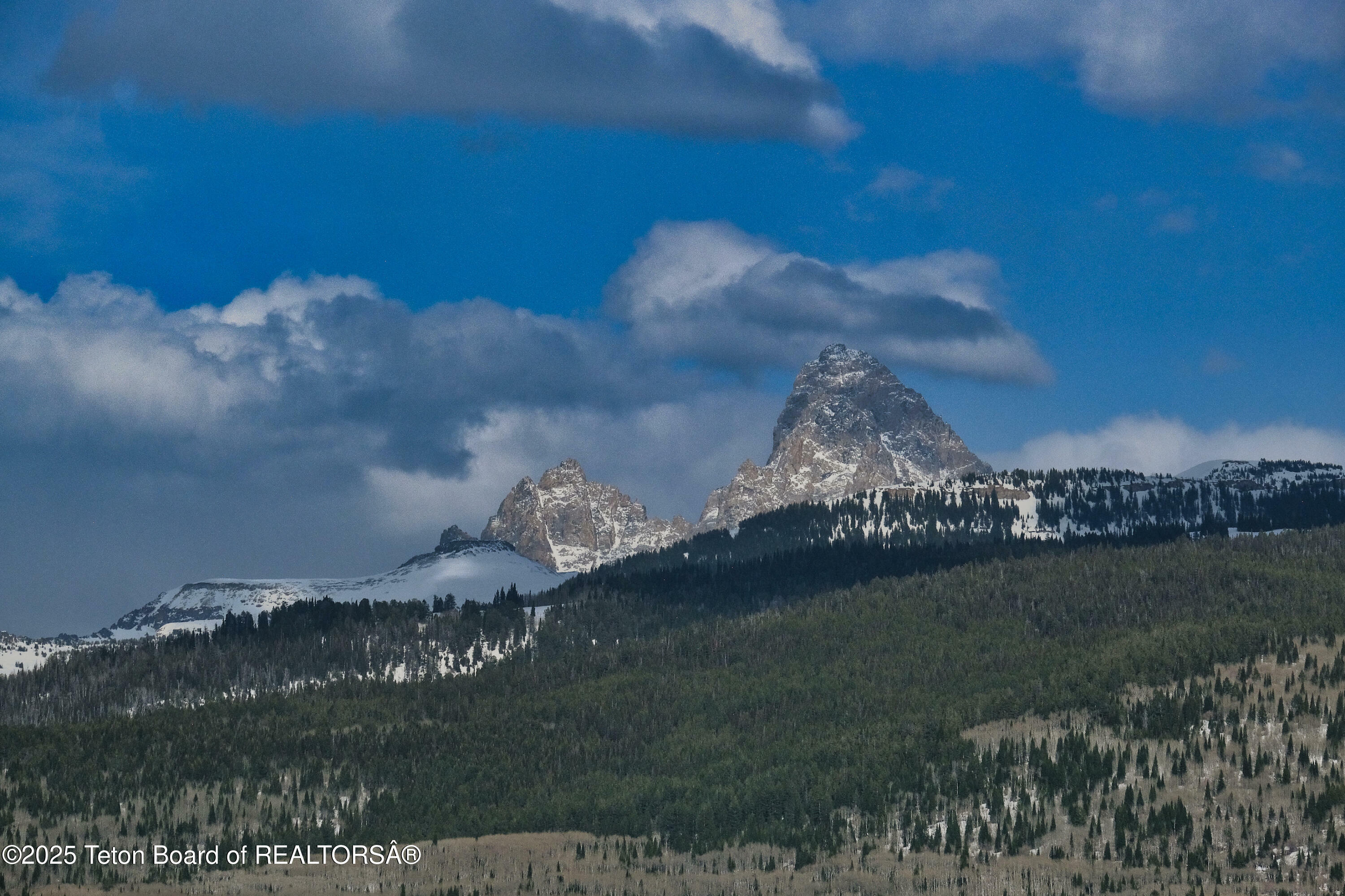 Property Photo: 1065 Pawnee Road ID 83422