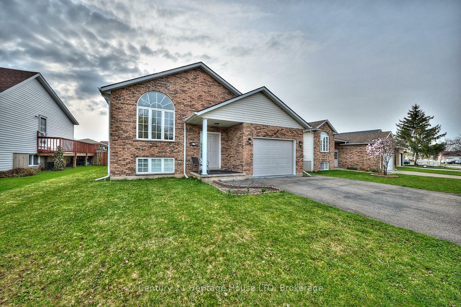 Property Photo: 918 Concession Road ON L2A 6B8