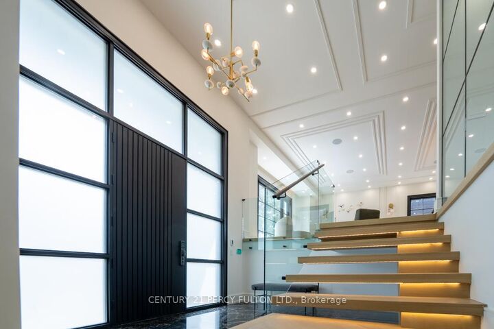 Property Photo: 210 Homewood Avenue ON M2M 1K6