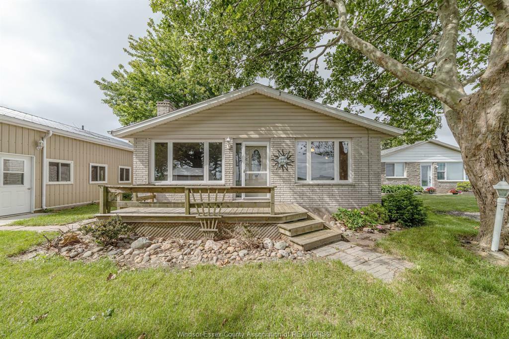 Photo de la propriété: 18240 &Amp 18236 Erie Shore Drive ON N0P 1A0