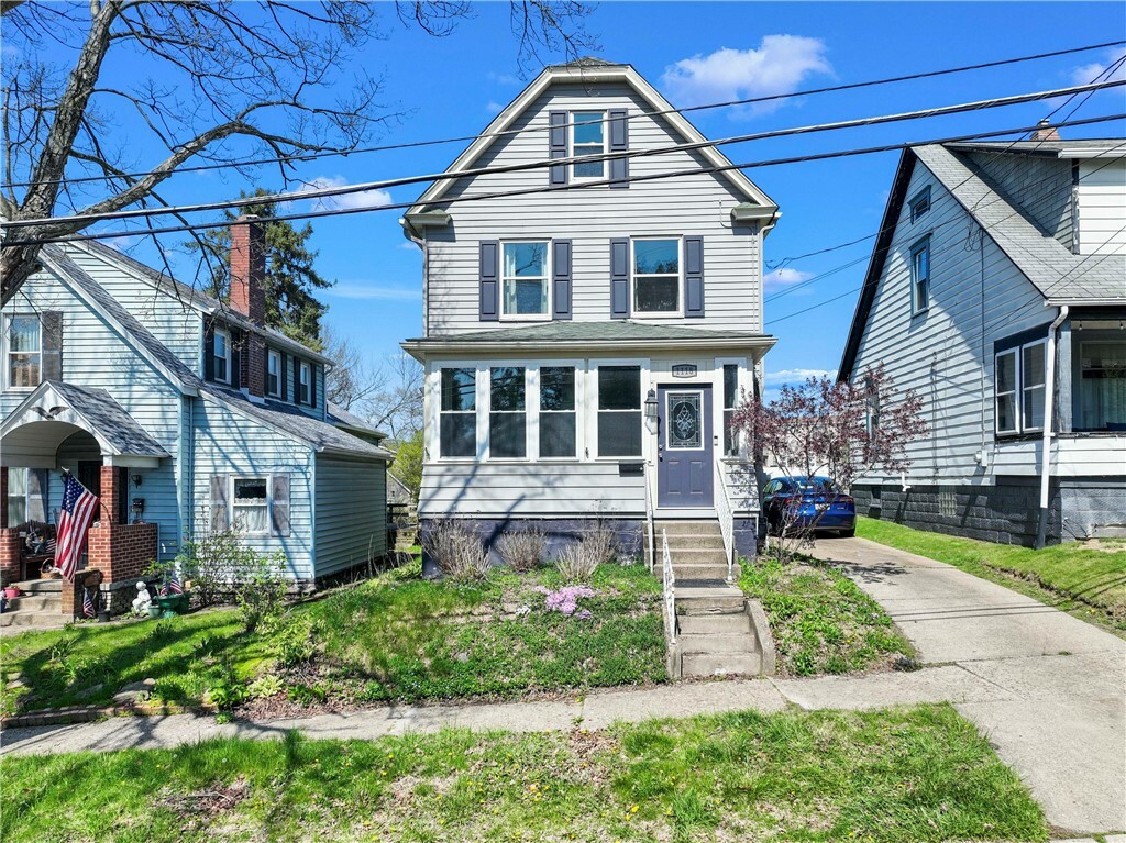 Property Photo: 1118 Montana Ave PA 15065