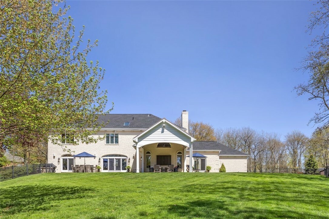 Property Photo: 118 Lakeland Dr PA 16046
