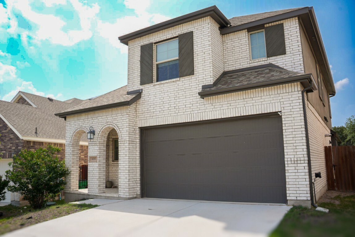 Property Photo: 8215 Prairie Rye Drive TX 78645