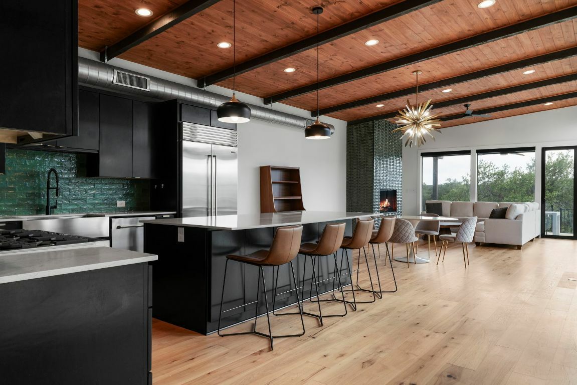 Property Photo: 607 Crosswater Lane TX 78620